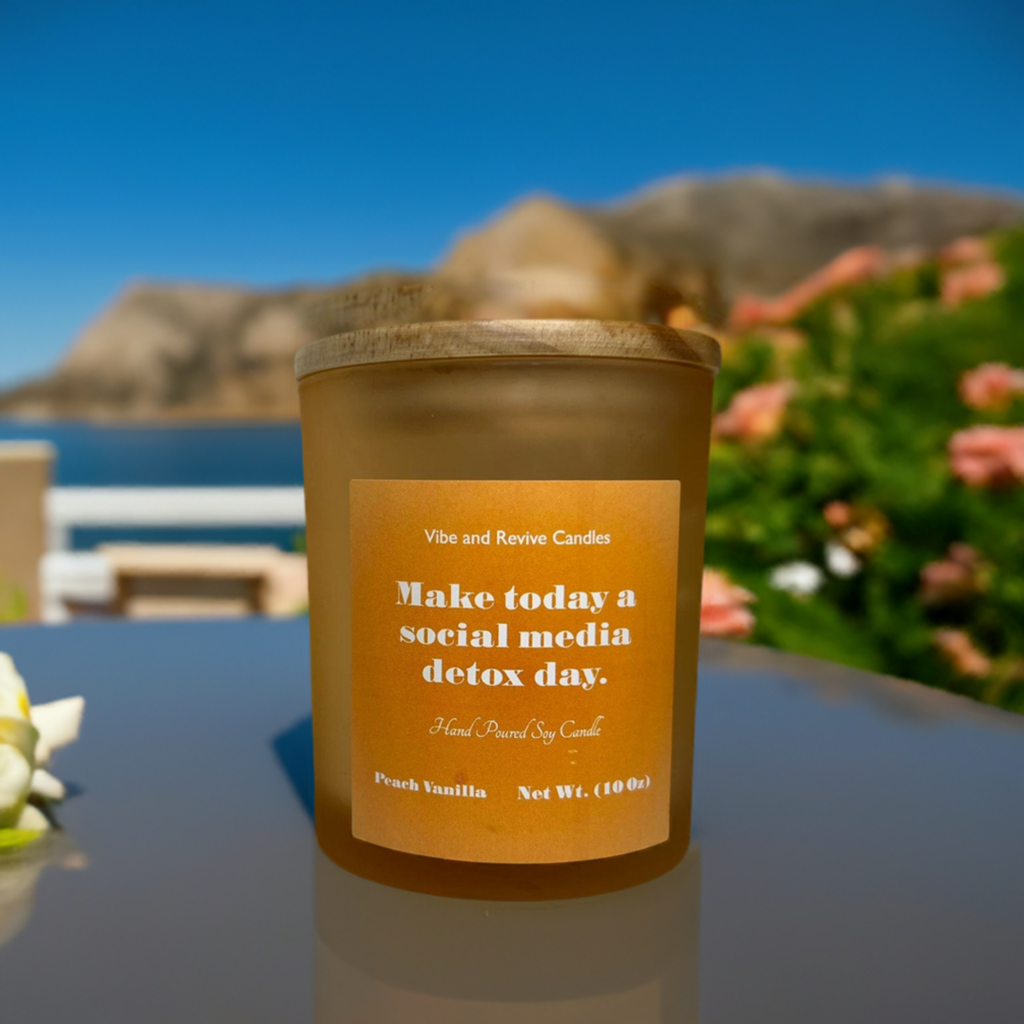 Peach Vanilla Soy Candle – Sweet Summer Fruit & Creamy Comfort